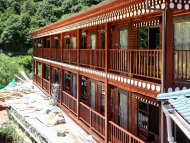 金川腾龙寺木屋